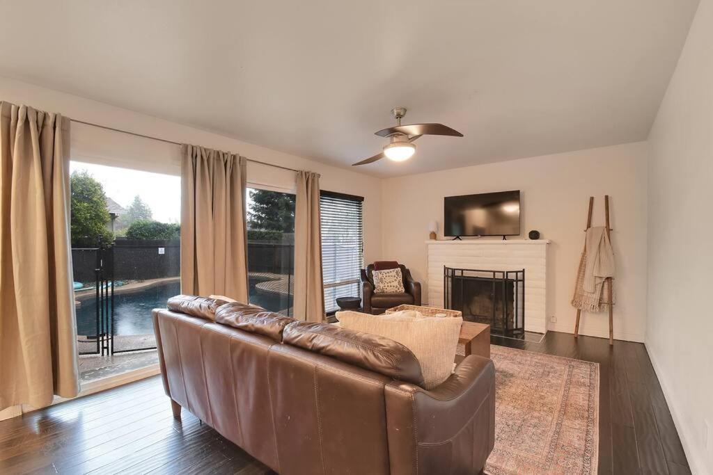The Charming Home With A Pool Yuba City Luaran gambar